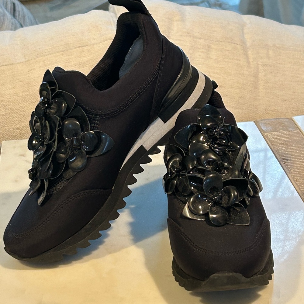 Perfect Mother’s Day Gift🌸Tory Burch Flower 🌸Blossom Slip On Sneakers